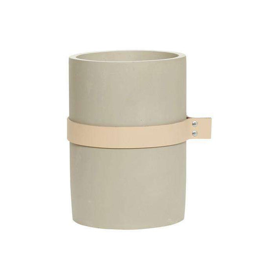 Vaza din Beton si Guler din Piele